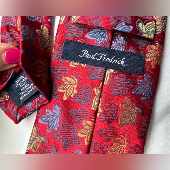 Paul Fredrick 100% Italian silk tie. - Picture 4 of 5